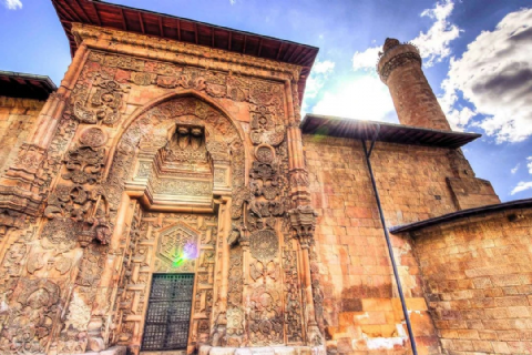 Divriği Ulu Cami Ve Daruşşüfası-Divriği Seyir Terası- Sivas Genel Turu- MERGEZ MACERA TURZİM ÖZEL