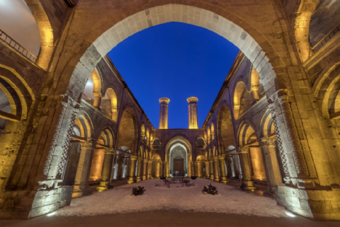DOĞU EKSPRESİ İLE ERZURUM, KARS, SARIKAMIŞ, ANİ, ÇILDIR GÖLÜ, PALANDÖKEN KAYAK MERKEZİ, DİVRİĞİ TURU- 19-24 OCAK SÖMESTR. 4. TUR