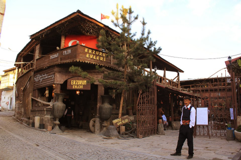 DOĞU EKSPRESİ İLE ERZURUM, KARS, SARIKAMIŞ, ANİ, ÇILDIR GÖLÜ, PALANDÖKEN KAYAK MERKEZİ, DİVRİĞİ TURU- MERGEZ MACERA TURİZM 2025-2026 SEZON. 3. TUR
