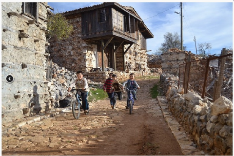 Isparta Gül Bahçeleri, Eğirdir Gölü, İbradi Düğmeli Evler, Sagalassos Antik Kenti, Burdur Mamut Müzesi, Burdur Arkeoloji Müzesi, Gül Kokulu Köy Mergez  Turizm