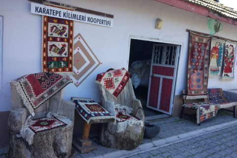 KARATEPE KİLİMDOKUMA KOOPERATİFİ – SABUNÇAYI ŞELALESİ – HARUN REŞİT KALESİ – KARAÇAY ŞELALESİ – OSMANİYE MASAL PARK TURU