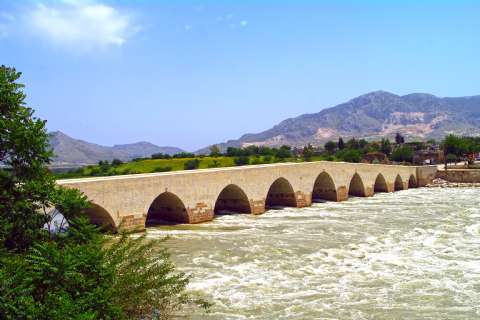 Karatepe Aslantaş-Anavarza Ören Yeri Ve Kalesi-Yılan Kale-Misis Köprü Kültür  DoğaTuru