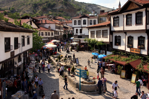 Nallıhan Gökkuşağı Tepeleri – Nallıhan Kuş Cenneti – Gordion Kral Midas Tümülüsü ve Antik Kenti – Beypazarı – Nasrettin Hoca Köyü ve Evi Turu- Mergez