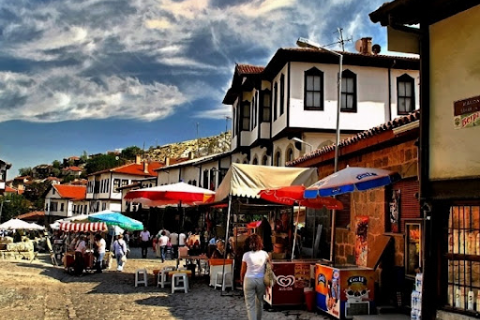 Nallıhan Gökkuşağı Tepeleri – Nallıhan Kuş Cenneti – Gordion Kral Midas Tümülüsü ve Antik Kenti – Beypazarı – Nasrettin Hoca Köyü ve Evi Turu- Mergez