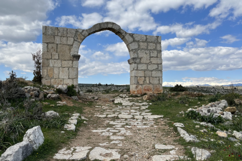 Nergis Tarlaları-Pamukluk Barajı-Tarihi Roma Yolu-Varda Alman Köprüsü- Girit Köyü Turu- Mergez Macera Turizm