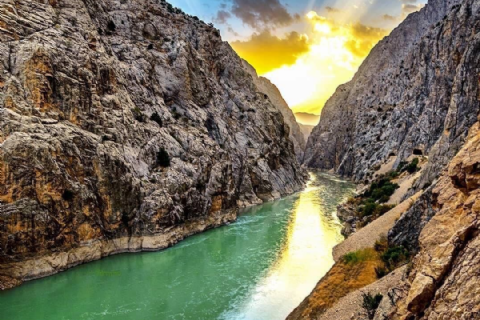 Kemaliye – Karanlık Kanyon – Apçağa Köyü – Eğin – Munzur Gözeleri – Ovacık – Tunceli Turu