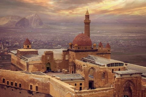 Van Ekspresi ile Van-Tatvan-Nemrut Krater Gölü-Ahlat-Akdamar Kilisesi-Muradiye-İshakpaşa Sarayı- Turu