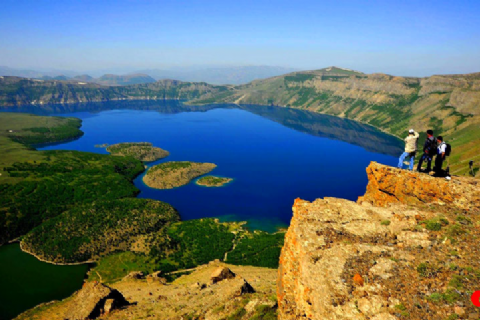 Van Ekspresi ile Van-Tatvan-Nemrut Krater Gölü-Ahlat-Akdamar Kilisesi-Muradiye-İshakpaşa Sarayı-5 Minare Bayram Turu