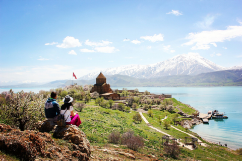 Van Ekspresi ile Van-Tatvan-Nemrut Krater Gölü-Ahlat-Akdamar Kilisesi-Muradiye-İshakpaşa Sarayı- Turu