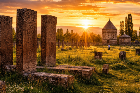 🚂 Van Ekspresi ile Gidiş – Doğu Ekspresi ile Dönüş – Van • Ahlat • Muradiye • Doğubayazıt • Kars • Ani Özel Turu – Mergez Macera Turizm