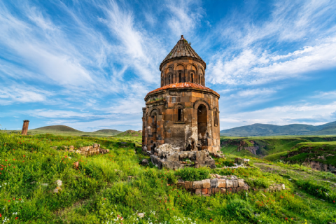 🚂 Van Ekspresi ile Gidiş – Doğu Ekspresi ile Dönüş – Van • Ahlat • Muradiye • Doğubayazıt • Kars • Ani Özel Turu – Mergez Macera Turizm