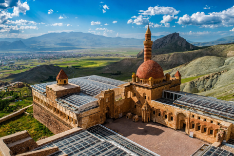 🚂 Van Ekspresi ile Gidiş – Doğu Ekspresi ile Dönüş – Van • Ahlat • Muradiye • Doğubayazıt • Kars • Ani Özel Turu – Mergez Macera Turizm