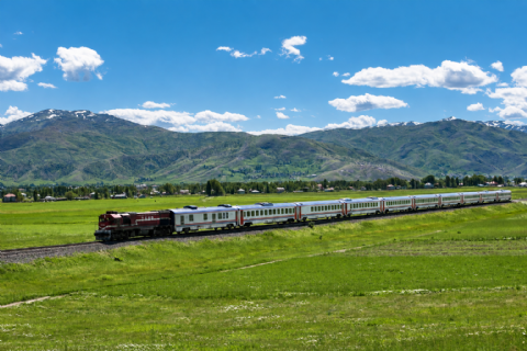 🚂 Van Ekspresi ile Gidiş – Doğu Ekspresi ile Dönüş – Van • Ahlat • Muradiye • Doğubayazıt • Kars • Ani Özel Turu – Mergez Macera Turizm